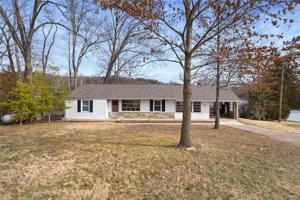 2371 S Lakeshore