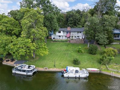 3661 Lakeshore