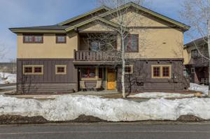 1520 Roosevelt Avenue