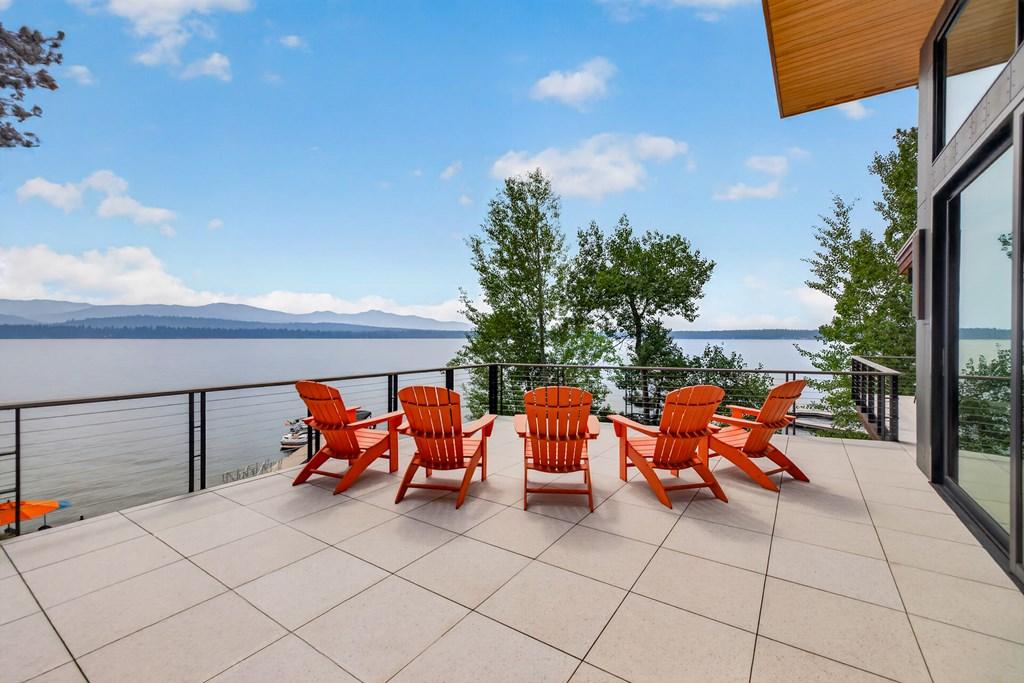 Image 4: Best place for your morning cuppa., Tile flooring on a pedestal system.