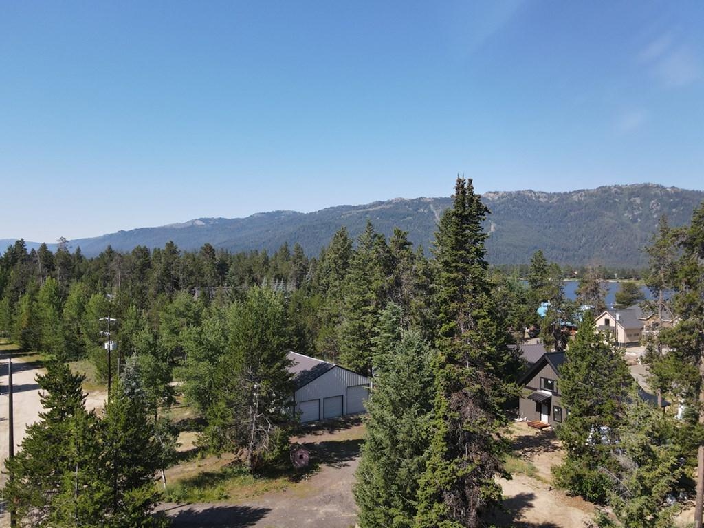 Image 2: 3 Lots With Mountain Views