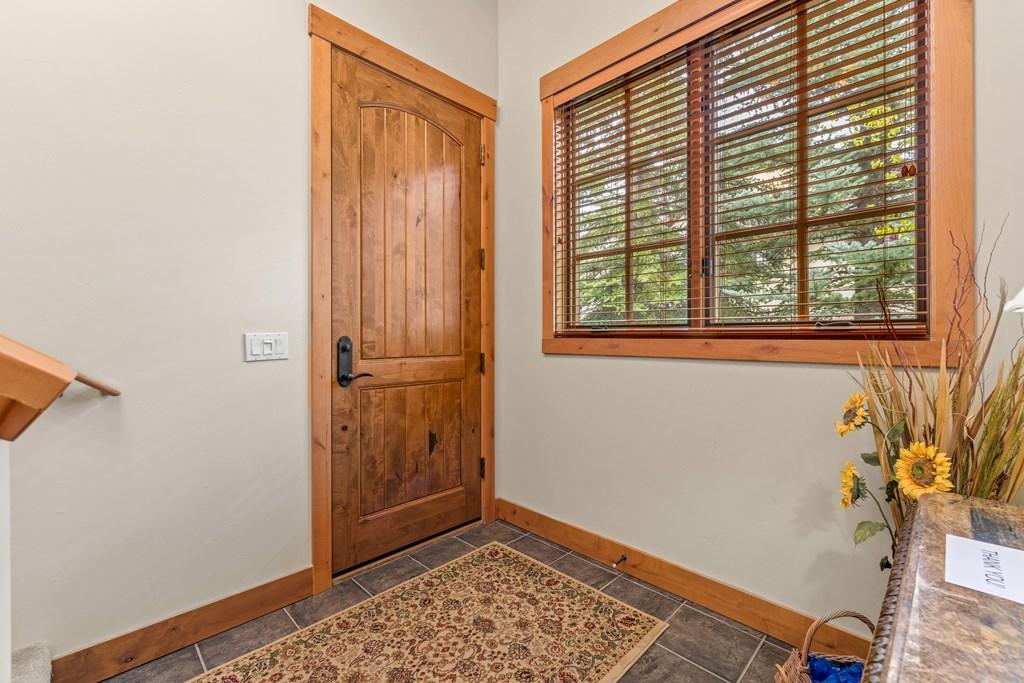Image 3: Entryway