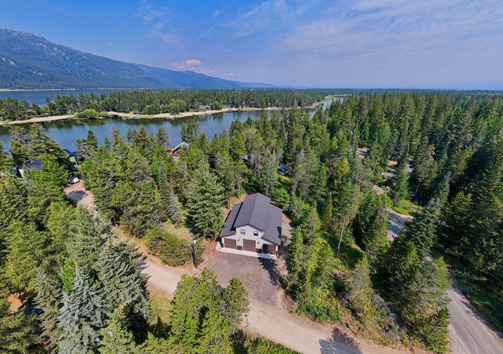 Image 2: 2704 Square Foot Shop, 1248 Square Foot Home Above