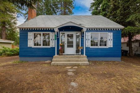 104 E Lake Street