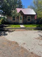 220&222 Railroad Avenue