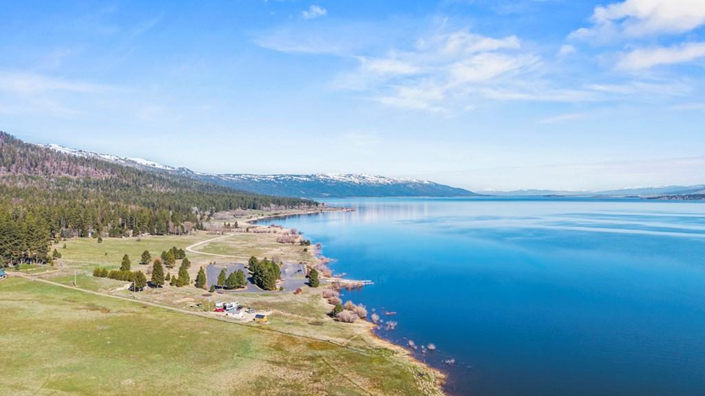 Image 4: Gorgeous Lake Day