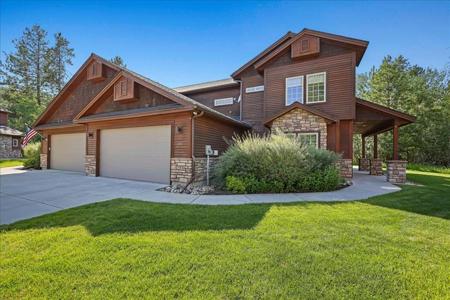 622 Blue Water Circle