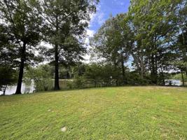 16 CHEROKEE LN