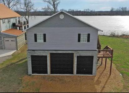 1940 CATFISH LN