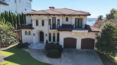 215 WESTSHORE RIDGE DR