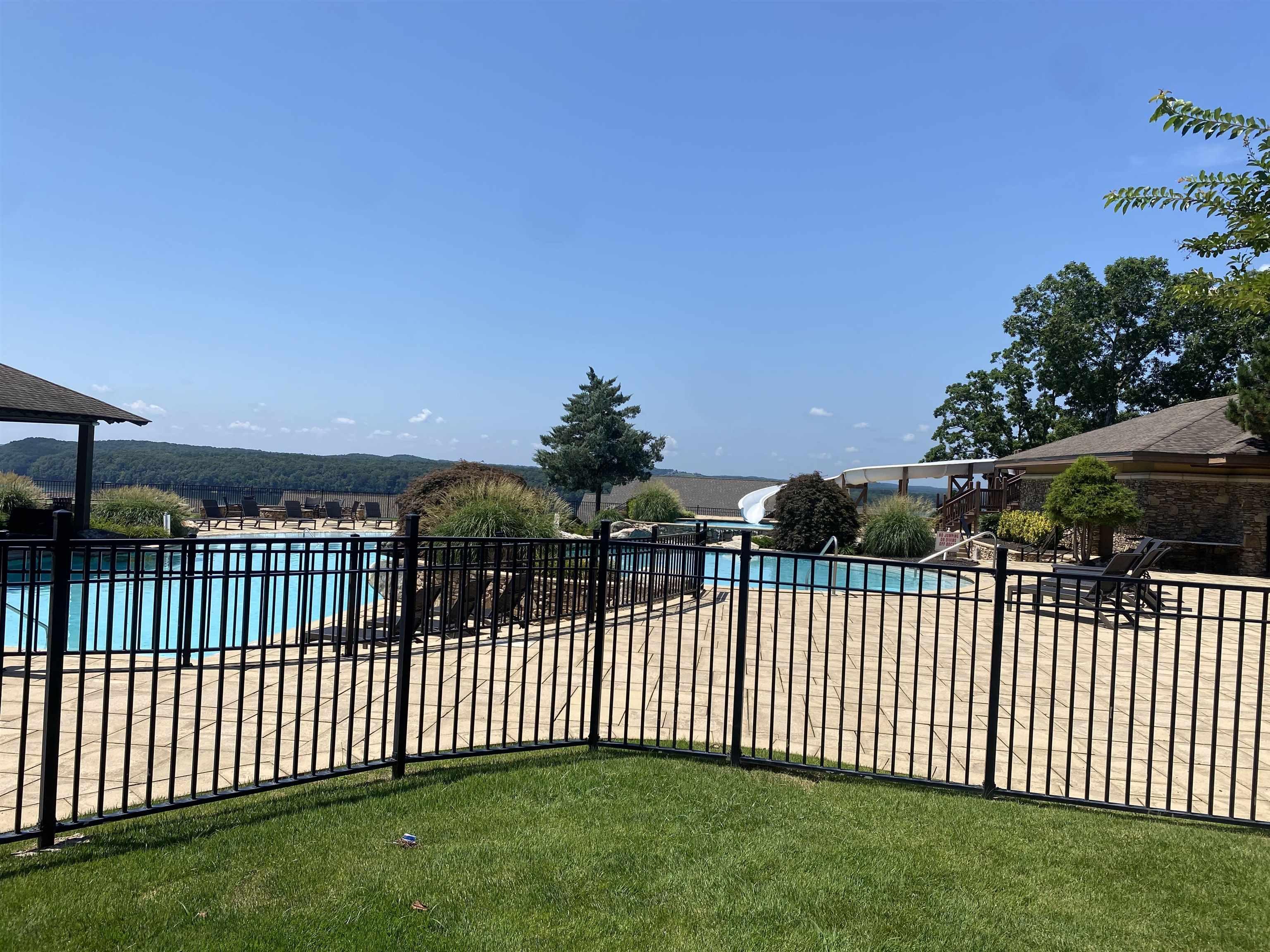 Image 4: Pool