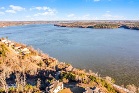 11 HIGH POINTE DR