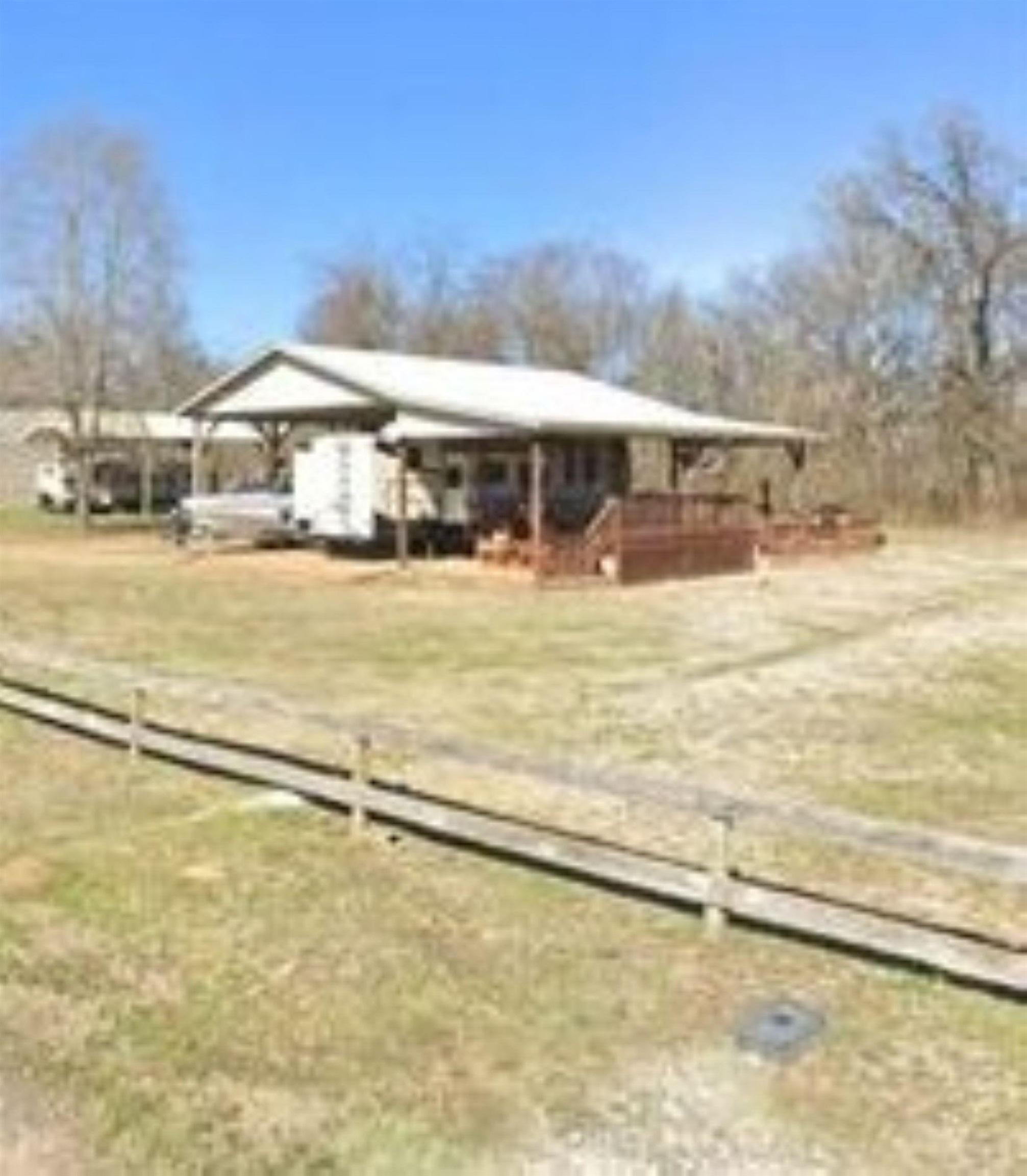 Image 4: Exterior space