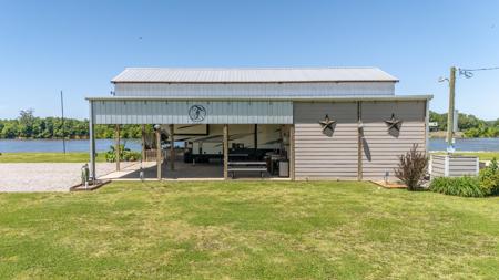 760 DECLAN LN