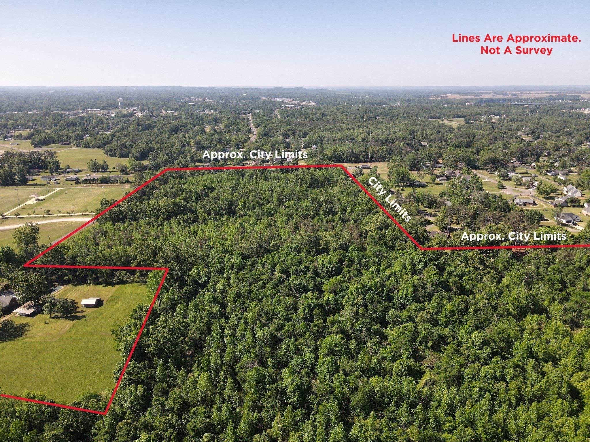 Image 3: Joins City Limits of Savannah TN