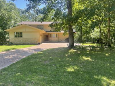 200 WINDWOOD PT