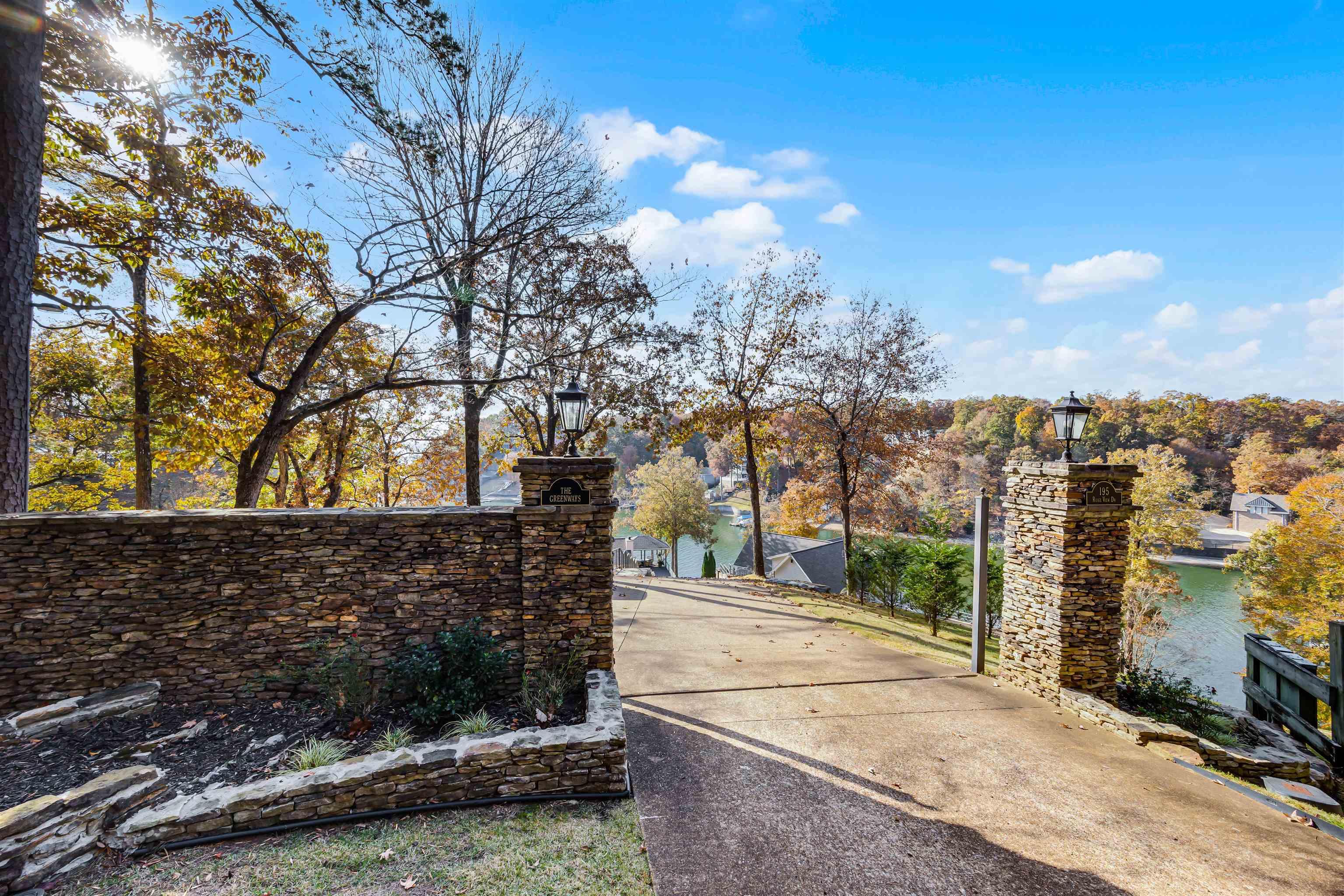 Image 4: View of gate
