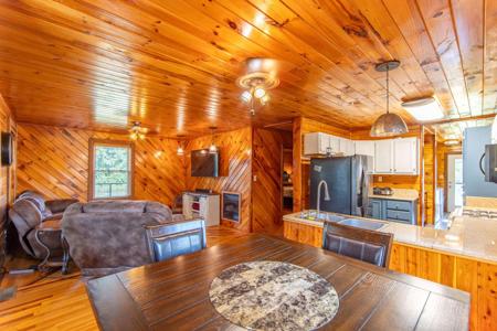 605 VISTA RIVER LN