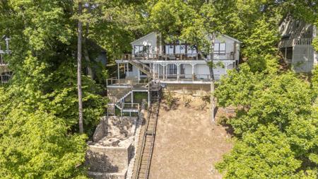 585 ISLAND VIEW DR