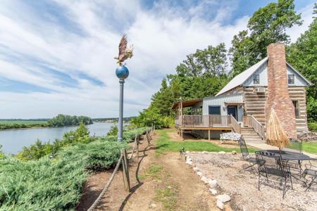 220 VISTA RIVER LN