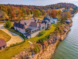 75 RIVERS EDGE CV