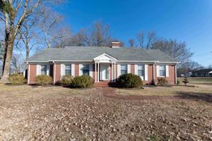 200 W MAIN ST