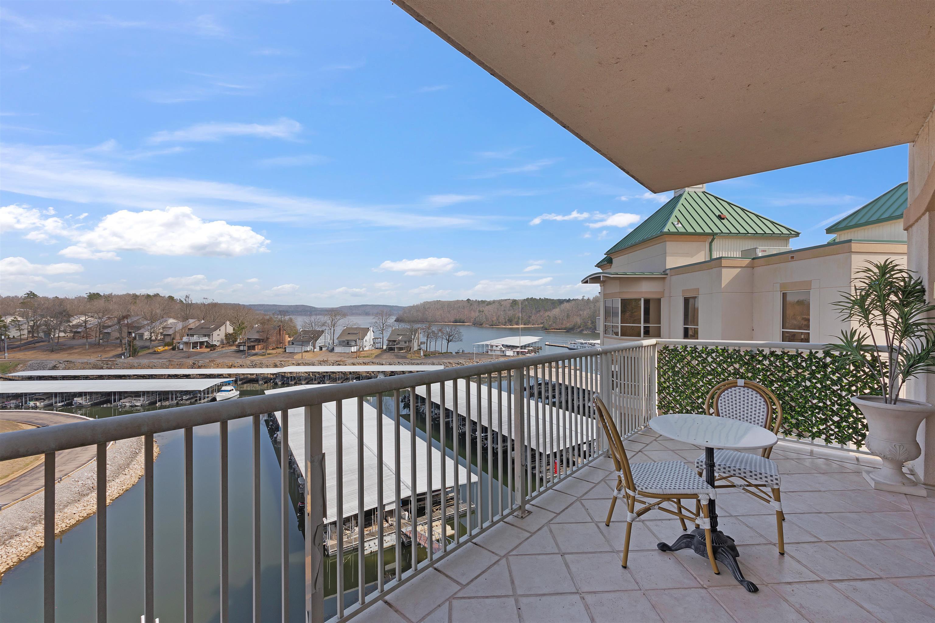 Image 3: View of balcony