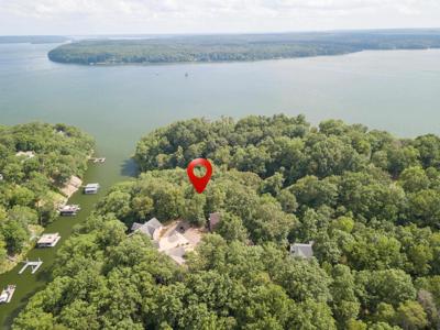 LAKE BLUFF PATH AVE