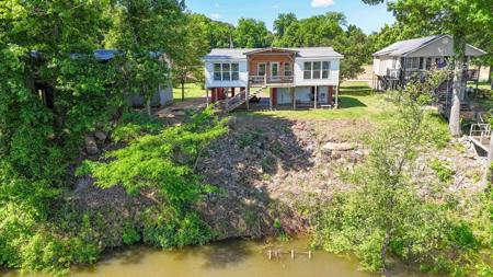 995 NARROWS LN