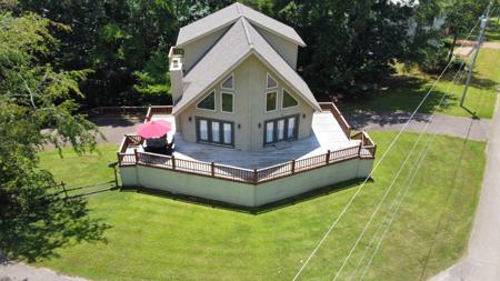 70 LAKESHORE LN