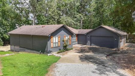 90 ROBERTS DR