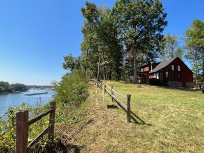 116 SLEEPY HOLLOW LN