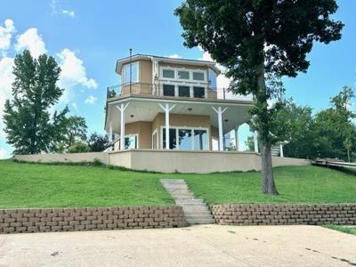 640 EMERALD LN