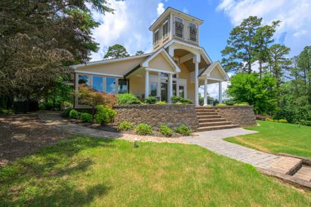 685 RIVER CLIFF LN