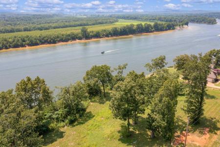 66 RIVERBEND CV