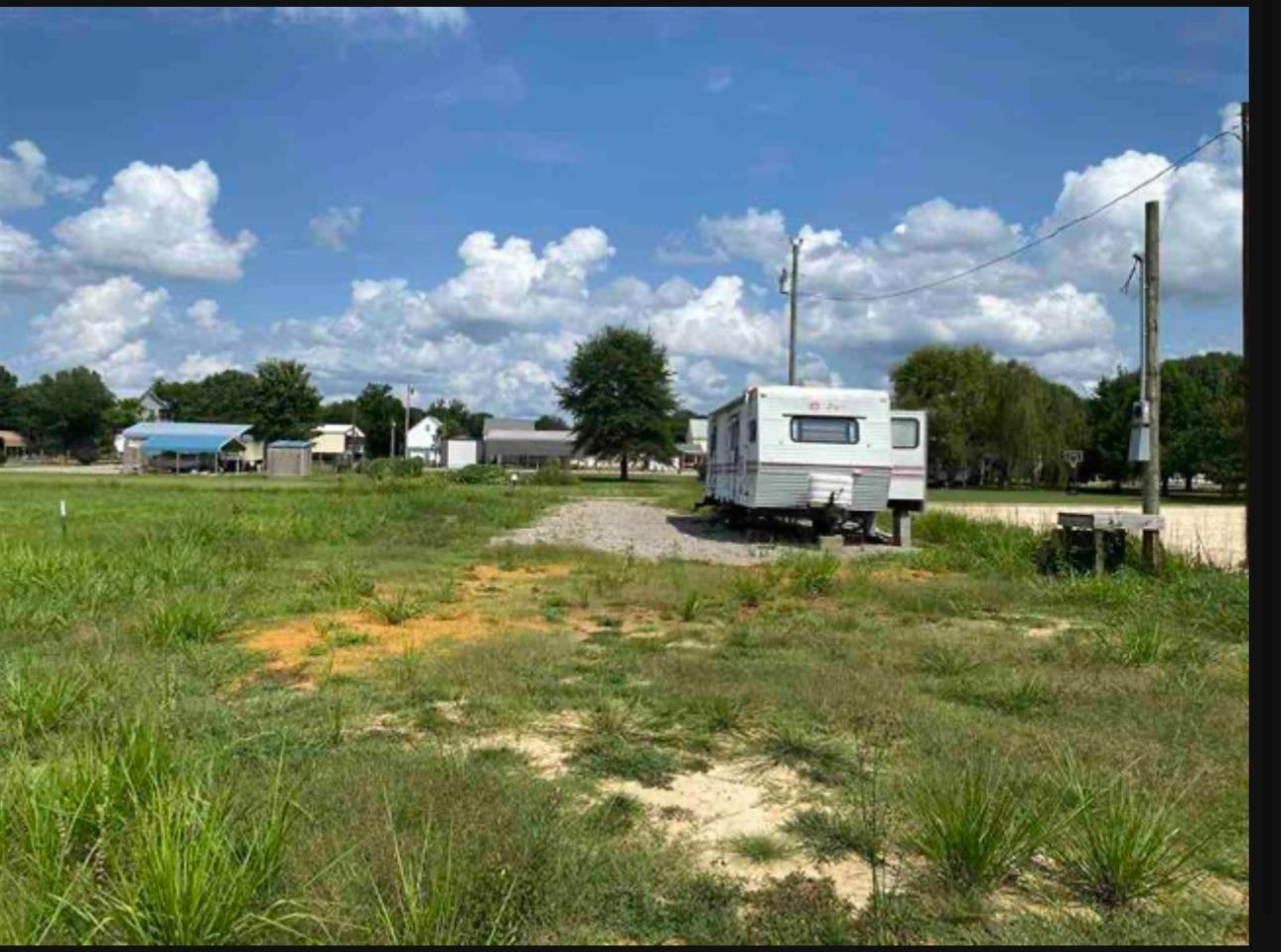 Image 3: View of yard