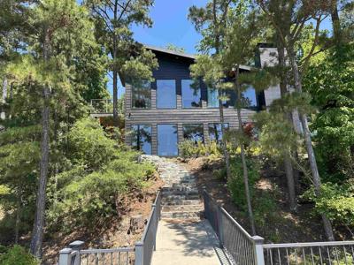 788 PARADISE DR