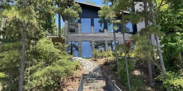 788 PARADISE DR
