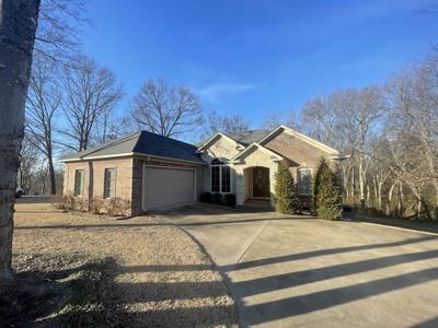 830 BOWEN DR