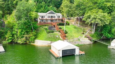 215 GLADING PLACE LN