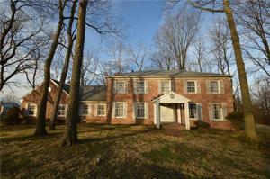8404 Oaklandon