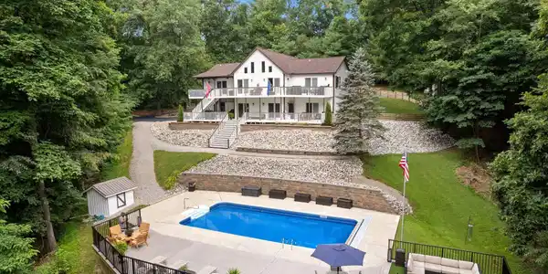7701 Center Lake Road