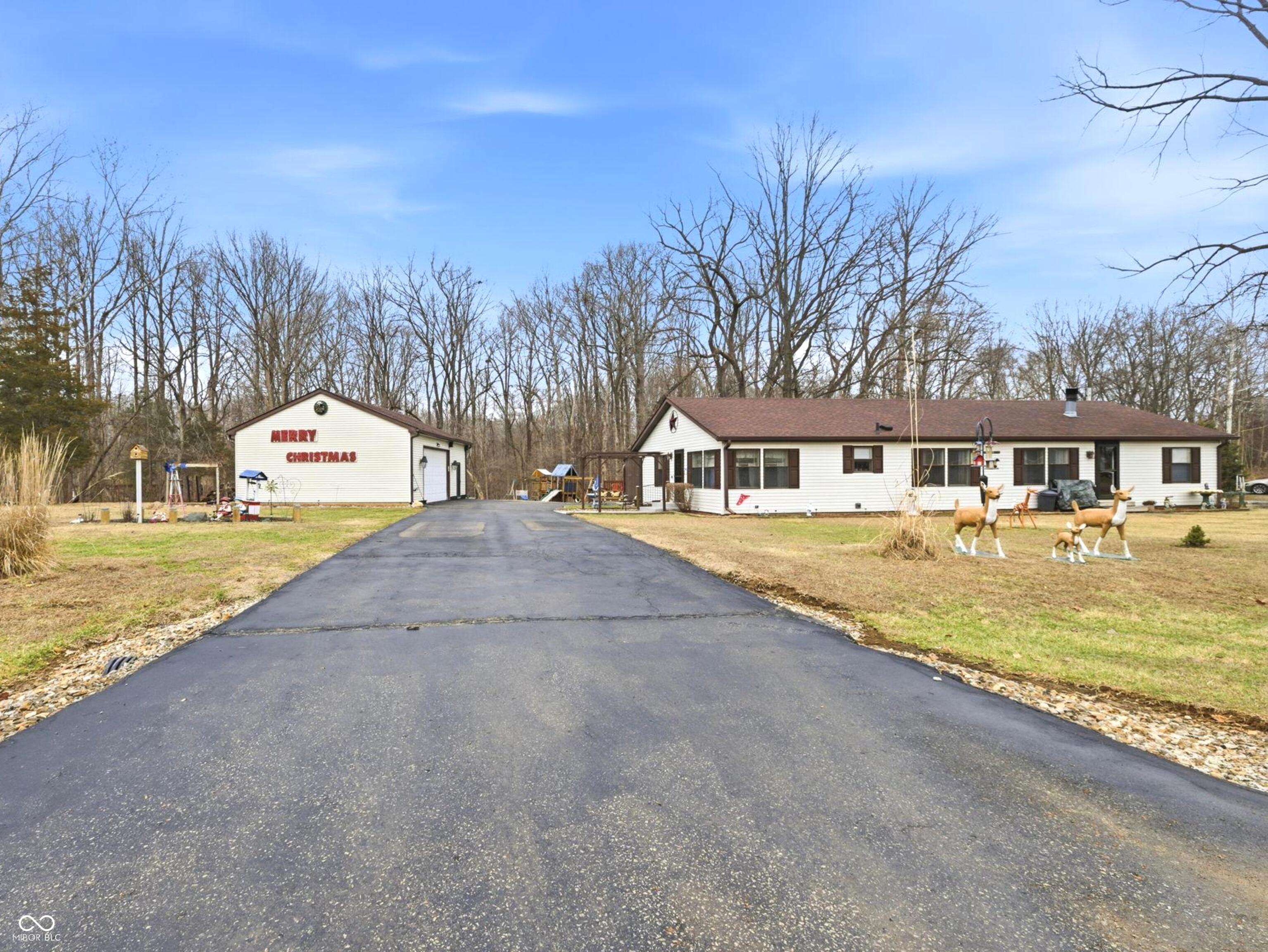 Image 3: Front Of Structure Image 3: Front Of Structure