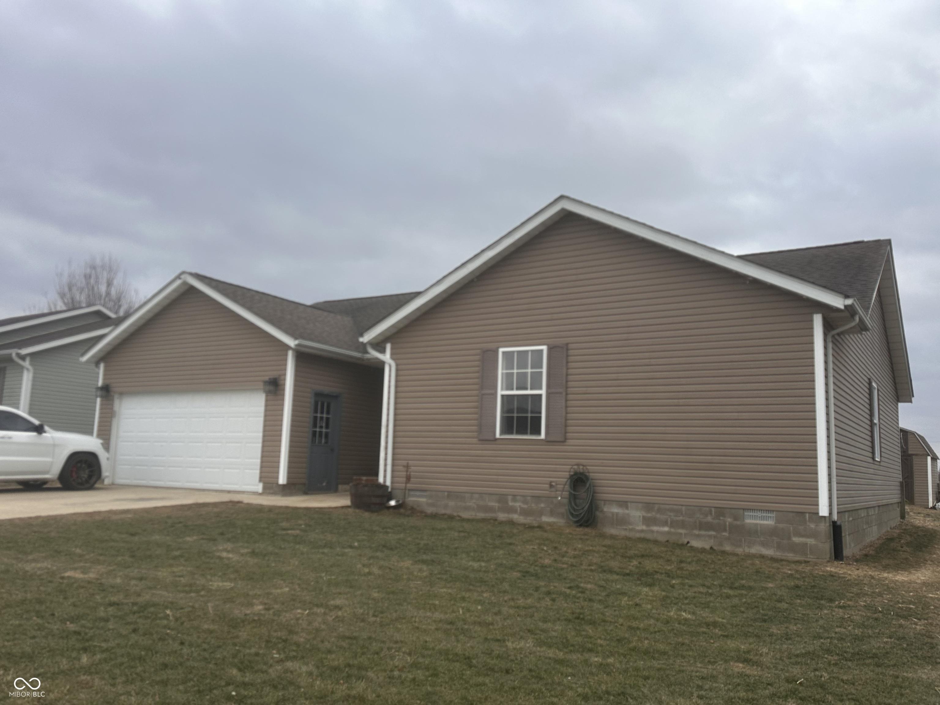 Image 4: Front Of Structure