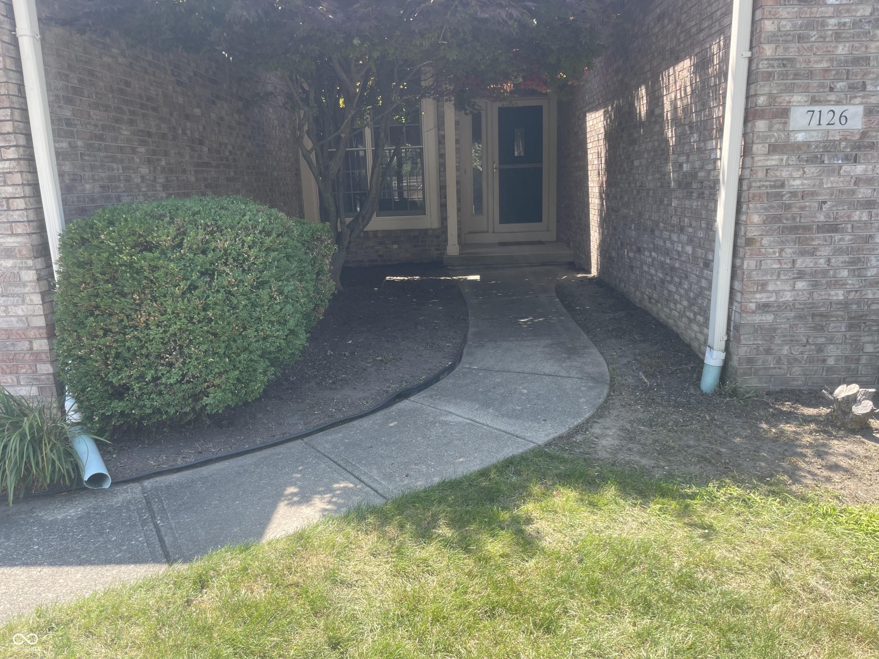 Image 2: Entry Image 2: Entry