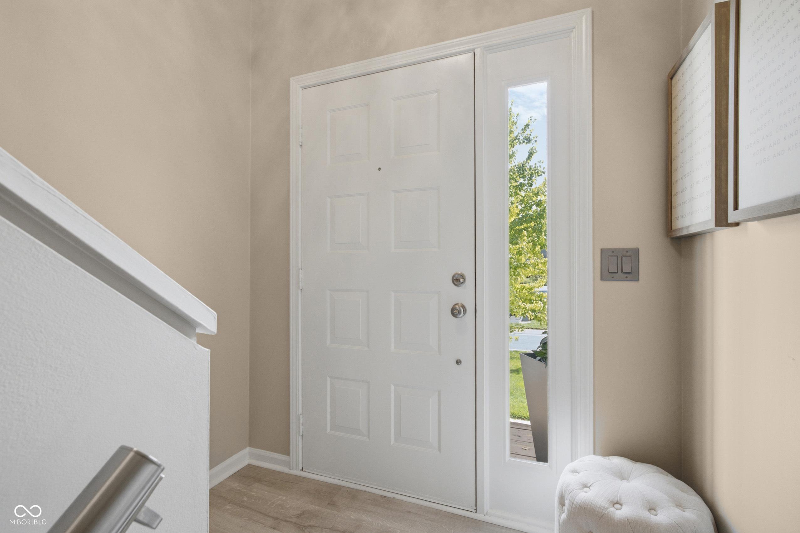 Image 4: Entrance Foyer Image 4: Entrance Foyer