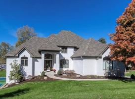 8204 Lake Springs