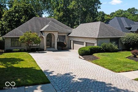 8123 Hunters Place