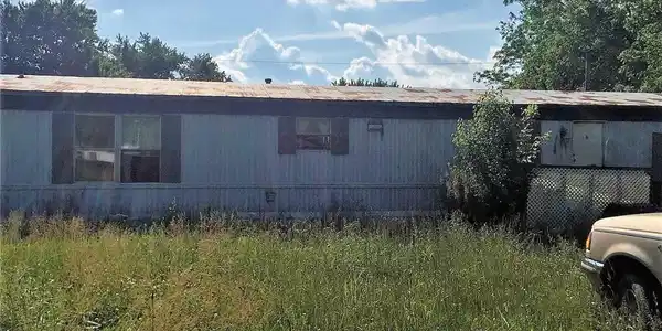 3236 Country E Manor