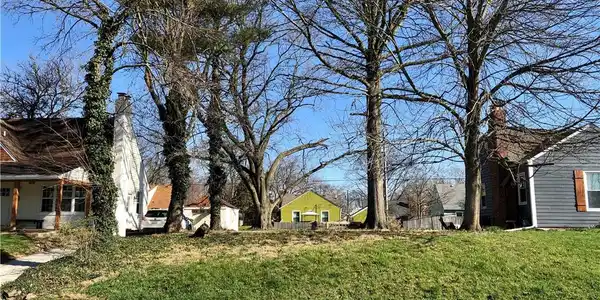 2430 Northview
